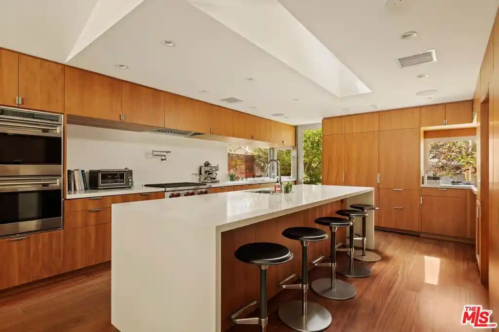 Photo 1 of Single family home for sale at 840 Leonard Rd, Los Angeles, CA 90049 | MLS# 26874225 | Listing updated on 2026-10-22