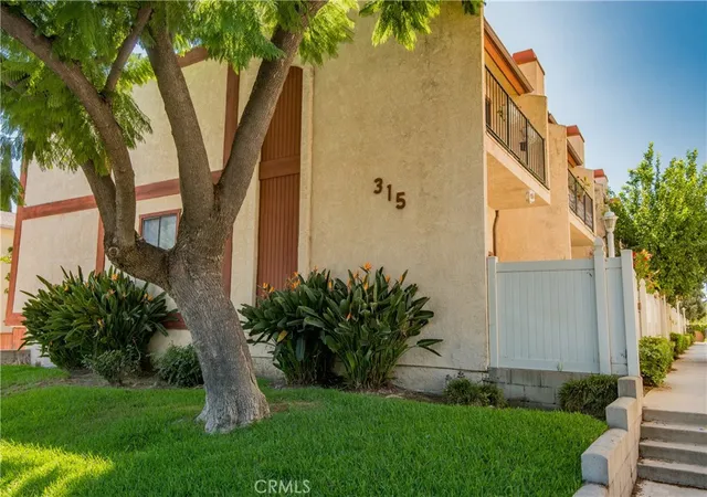 Townhouse for sale at 315 S Sierra Madre Blvd #G, Pasadena, CA 91107 | MLS# AR26141744