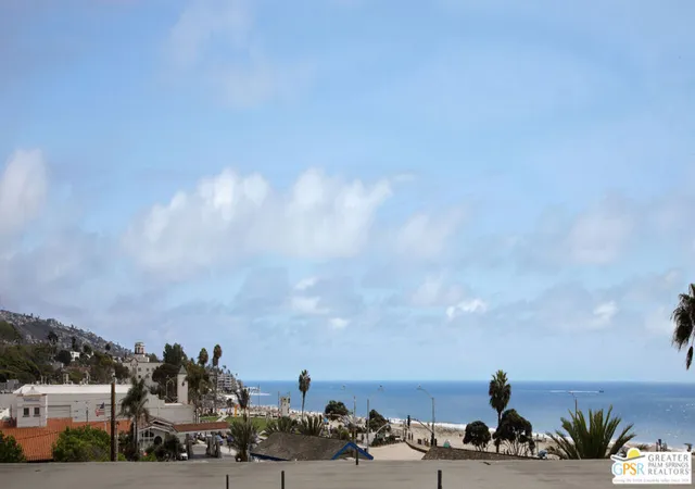 Photo 2 of Condo for sale at 251 Lower Cliff Dr #10, Laguna Beach, CA 92651 | MLS# 26988169PS | Listing updated on 2026-09-25