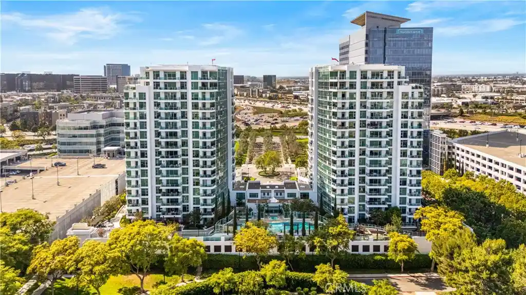 Listing Photo 1 - Condo for sale in 3131 Michelson Dr located at 3131 Michelson Dr, Irvine, CA 92612 - Unit #304