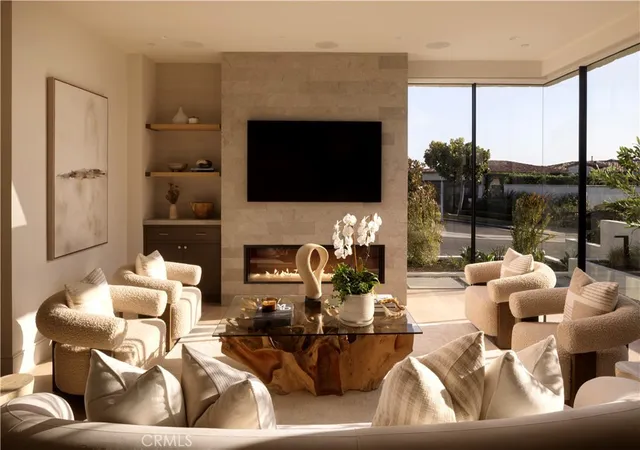 Photo 3 of Single family home for sale at 1001 Tiller Way, Corona Del Mar, CA 92625 | MLS# OC26154928 | Listing updated on 2026-10-12