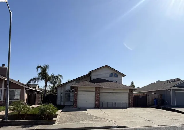 Photo 1 of Sale Pending at 1695 Ponderosa Dr, Oakley, CA 94561 | MLS# 41148407 | Listing updated on 2026-10-01