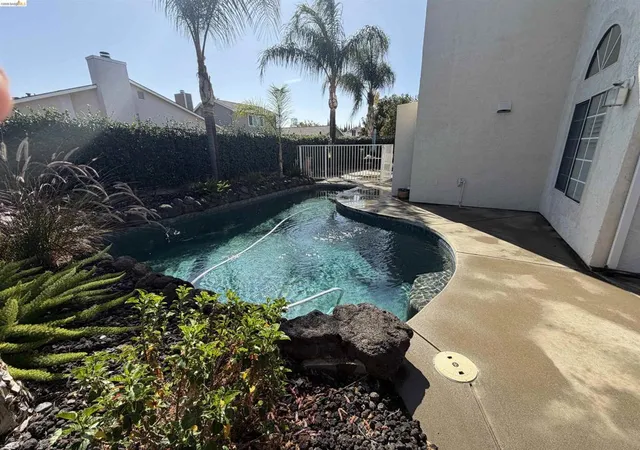 Photo 2 of Sale Pending at 1695 Ponderosa Dr, Oakley, CA 94561 | MLS# 41148407 | Listing updated on 2026-10-01