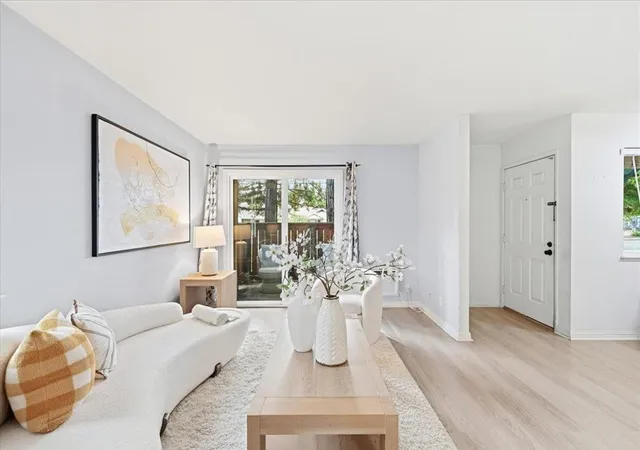 Listing Photo 5 - Condo for sale in building located at 723 Sierra Vis Ave, Mountain View, CA 94043 - Unit #2