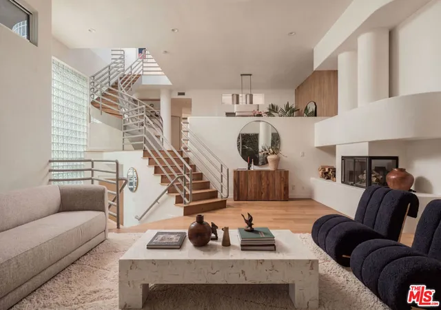Photo 1 of Single family home for sale at 129 Spinnaker Mall, Marina Del Rey, CA 90292 | MLS# 26985517 | Listing updated on 2026-10-08