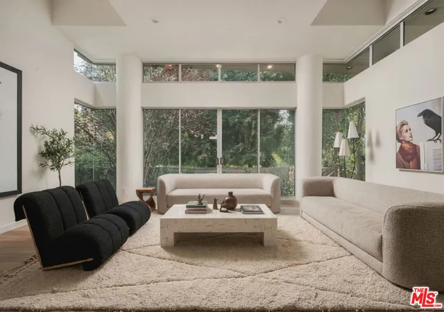 Photo 2 of Single family home for sale at 129 Spinnaker Mall, Marina Del Rey, CA 90292 | MLS# 26985517 | Listing updated on 2026-10-08
