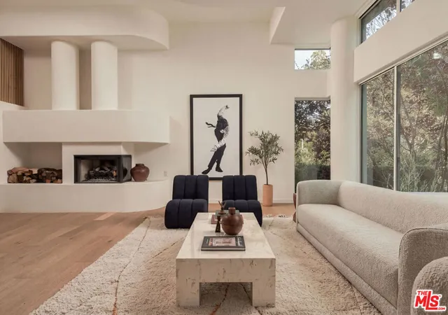 Photo 3 of Single family home for sale at 129 Spinnaker Mall, Marina Del Rey, CA 90292 | MLS# 26985517 | Listing updated on 2026-10-08
