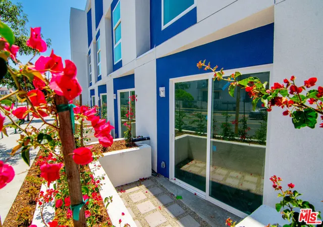 Listing Photo 4 - Condo for sale in building located at 13919 S Normandie Ave, Gardena, CA 90249 - Unit #20