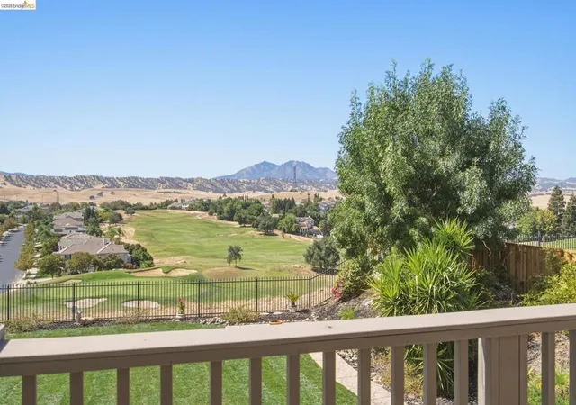 Photo 1 of Sale Pending at 171 E Country Clb Dr, Brentwood, CA 94513 | MLS# 41148422 | Listing updated on 2026-09-28