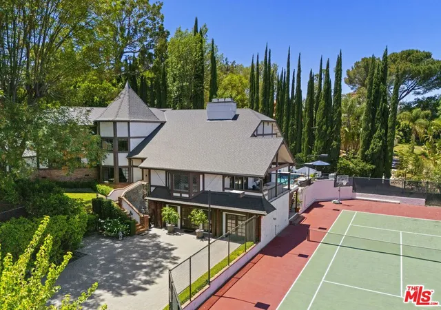 Photo 1 of Mansion for sale at 19540 Wells Dr, Tarzana, CA 91356 | MLS# 26989081 | Listing updated on 2026-10-08