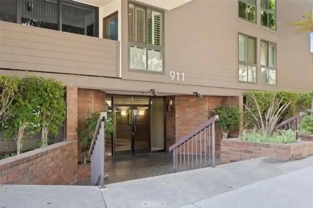 Condo for sale at 911 N Kings #306, West Hollywood, CA 90069 | MLS# SR26202927