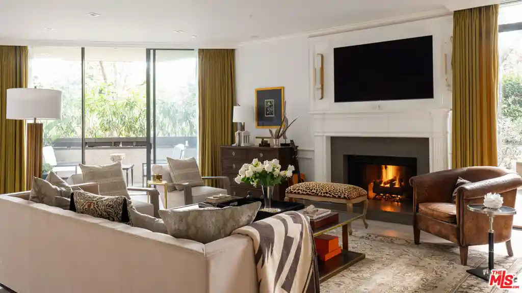 Listing Photo 1 - Condo for sale in 300 N Swall Dr located at 300 N Swall Dr, Beverly Hills, CA 90211 - Unit #105