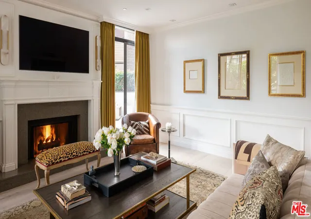 Listing Photo 5 - Condo for sale in building located at 300 N Swall Dr, Beverly Hills, CA 90211 - Unit #105