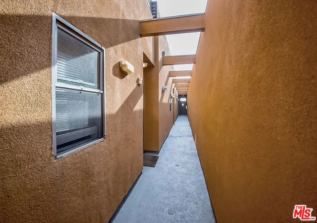 Listing Photo 5 - Condo for sale in building located at 2216 Main St, Santa Monica, CA 90405 - Unit #8 Units