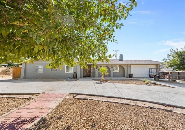 Photo 3 of Single family home for sale at 16375 Sago Rd, Apple Valley, CA 92307 | MLS# IG26201164 | Listing updated on 2026-10-10