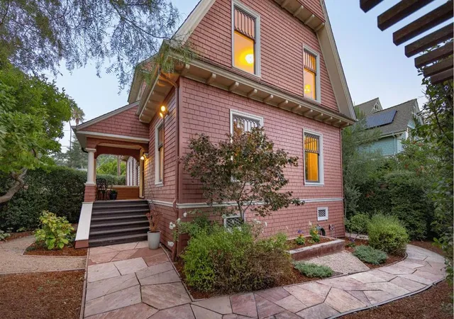 Photo 1 of Sale Pending at 322 Walnut Ave, Santa Cruz, CA 95060 | MLS# ML82061490 | Listing updated on 2026-10-10