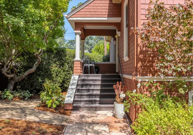 Photo 3 of Sale Pending at 322 Walnut Ave, Santa Cruz, CA 95060 | MLS# ML82061490 | Listing updated on 2026-10-10