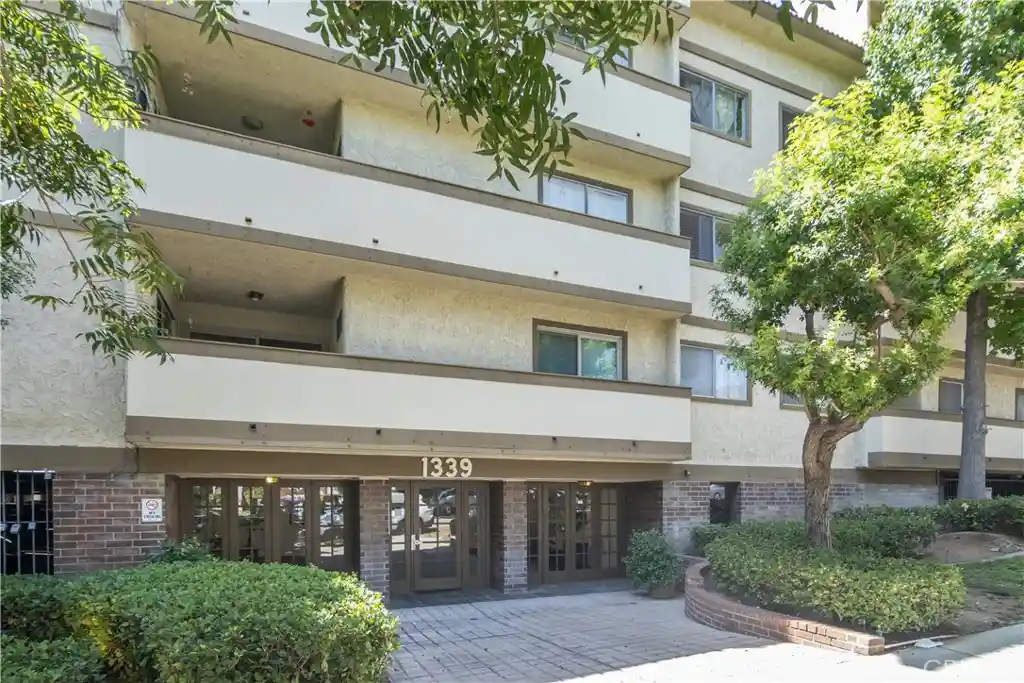 Listing Photo 1 - Condo for sale in 1339 N Columbus located at 1339 N Columbus, Glendale, CA 91202 - Unit #106