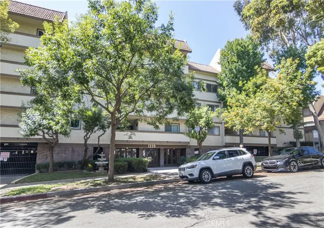 Photo 2 of Condo for sale at 1339 N Columbus #106, Glendale, CA 91202 | MLS# BB26202928 | Listing updated on 2026-10-11