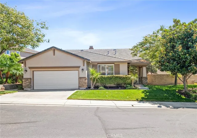 Photo 3 of Single family home for sale at 27617 Bottle Brush, Murrieta, CA 92562 | MLS# IV26202718 | Listing updated on 2026-10-02