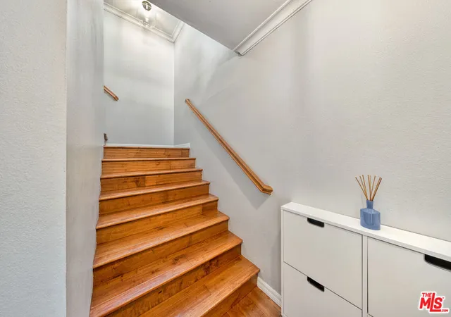 Listing Photo 2 - Condo for sale in building located at 4247 Freedom Dr, Calabasas, CA 91302 - Unit #502