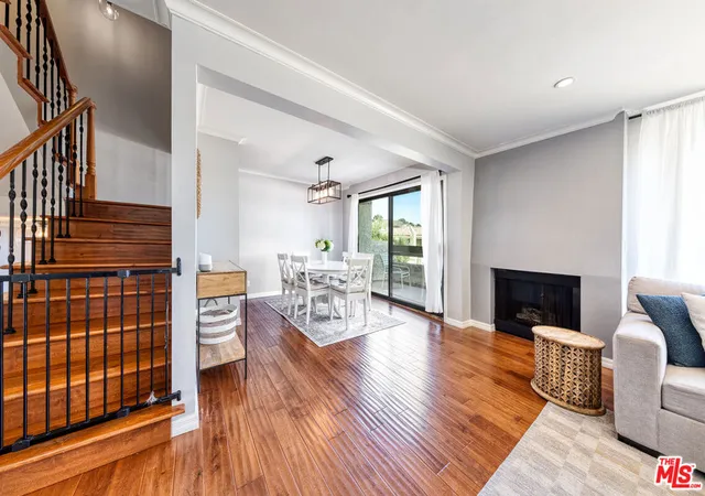 Listing Photo 4 - Condo for sale in building located at 4247 Freedom Dr, Calabasas, CA 91302 - Unit #502