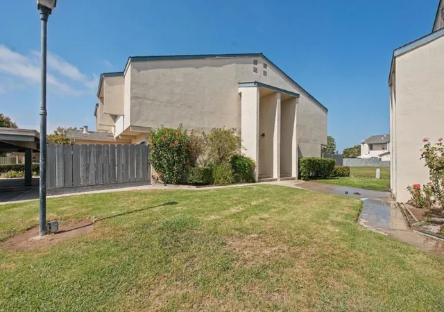 Photo 1 of Townhouse for sale at 273 Sunnyhills Dr, Watsonville, CA 95076 | MLS# ML82058816 | Listing updated on 2026-09-18