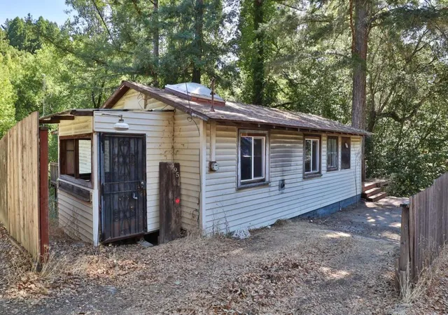 Photo 2 of Single family home for sale at 495 Riverview Dr, Boulder Creek, CA 95006 | MLS# ML82061513 | Listing updated on 2026-10-07