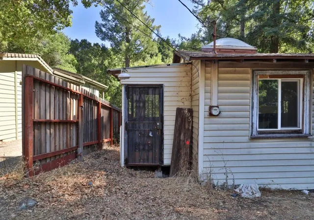 Photo 3 of Single family home for sale at 495 Riverview Dr, Boulder Creek, CA 95006 | MLS# ML82061513 | Listing updated on 2026-10-07