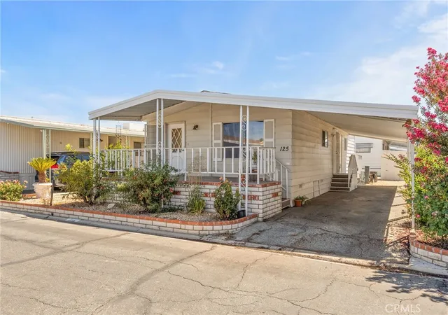Photo 2 of Manufactured home for sale at 2205 W Acacia Ave #125, Hemet, CA 92545 | MLS# IG26202388 | Listing updated on 2026-09-16