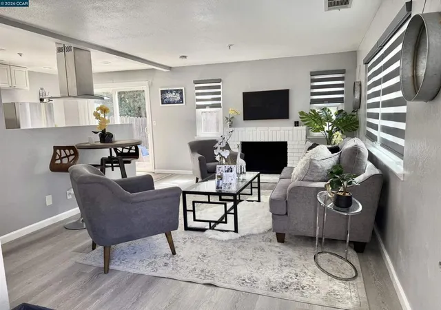 Photo 2 of Single family home for sale at 1880 Premier Pl, Concord, CA 94520 | MLS# 41148445 | Listing updated on 2026-10-07