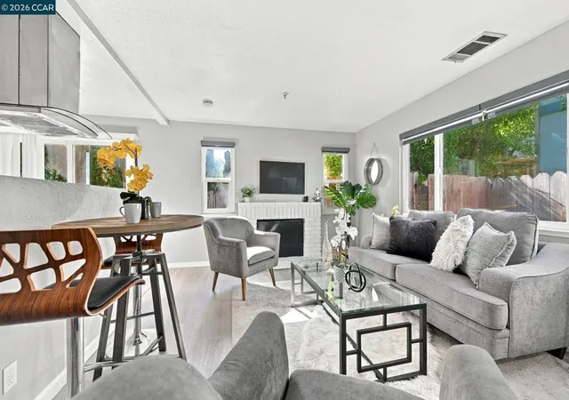 Photo 3 of Single family home for sale at 1880 Premier Pl, Concord, CA 94520 | MLS# 41148445 | Listing updated on 2026-10-07