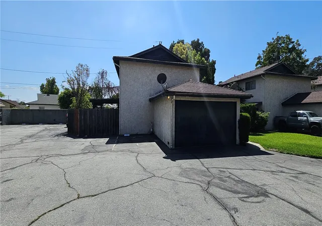Photo 2 of Townhouse for sale at 1522 Encino, Monrovia, CA 91016 | MLS# CV26203139 | Listing updated on 2026-09-17
