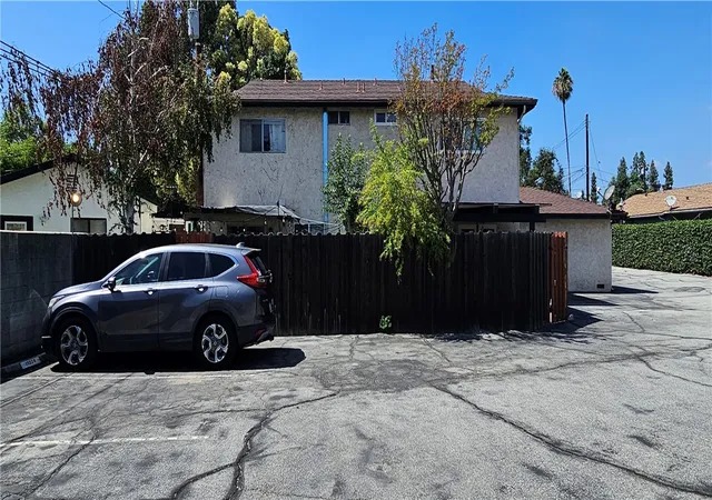 Photo 3 of Townhouse for sale at 1522 Encino, Monrovia, CA 91016 | MLS# CV26203139 | Listing updated on 2026-09-17