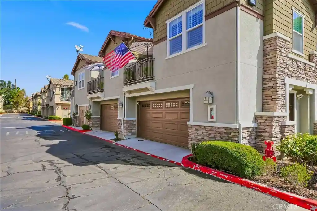 Listing Photo 2 - Condo for sale in 10375 Church St located at 10375 Church St, Rancho Cucamonga, CA 91730 - Unit #38