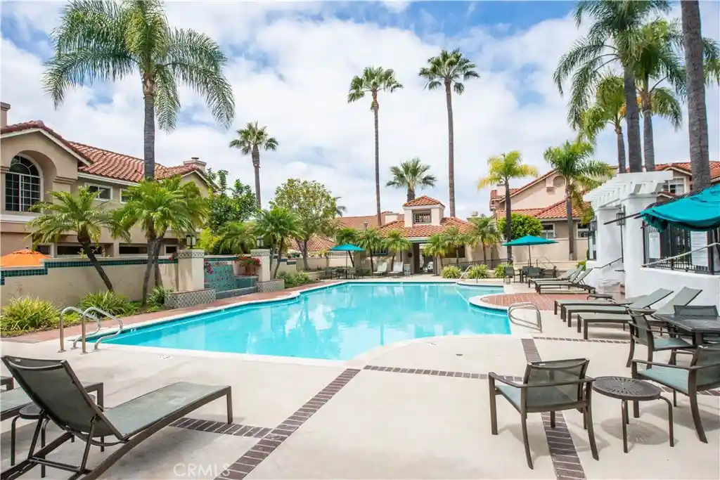 Listing Photo 24 - Condo for sale in 600 Kingswood Ln located at 600 Kingswood Ln, Simi Valley, CA 93065 - Unit 600 Kingswood Ln