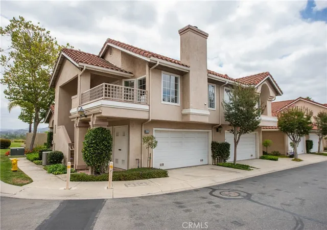 Photo 2 of Condo for sale at 600 Kingswood Ln #A, Simi Valley, CA 93065 | MLS# SR26203191 | Listing updated on 2026-09-17