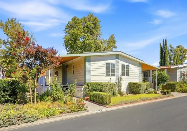 Photo 3 of Manufactured home for sale at 3040 Oakbridge Dr #3040, San Jose, CA 95121 | MLS# ML82061542 | Listing updated on 2026-10-01