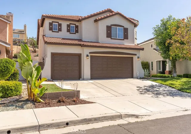 Single family home for sale at 31302 Gatehouse Ct, Murrieta, CA 92563 | MLS# IG26203275