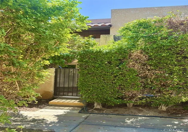 Photo 2 of Condo for sale at 200 E Racquet Clb #45, Palm Springs, CA 92262 | MLS# PT26203134 | Listing updated on 2026-10-08