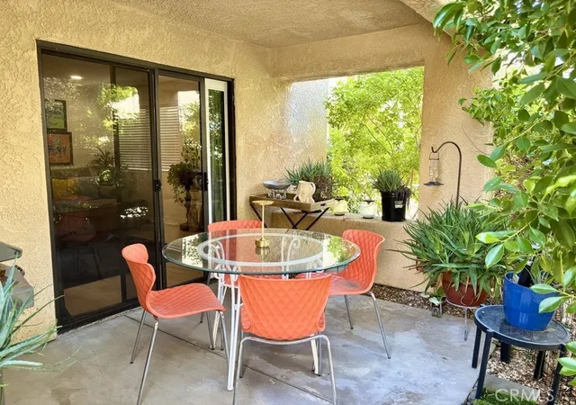 Listing Photo 5 - Condo for sale in building located at 200 E Racquet Clb, Palm Springs, CA 92262 - Unit #45