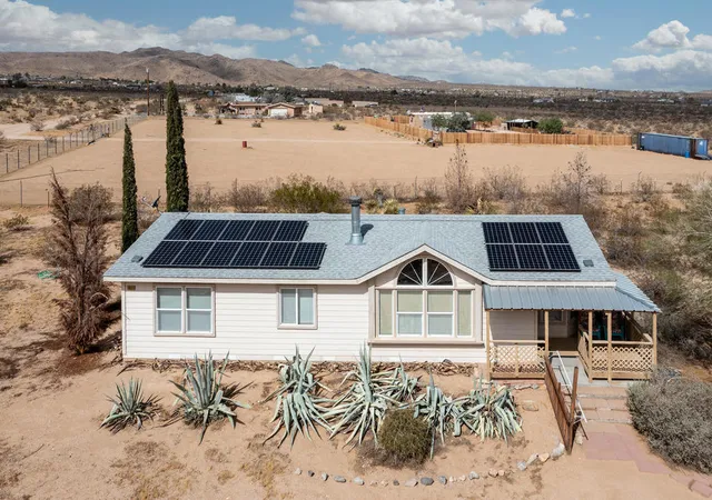 Photo 3 of Manufactured home for sale at 1959 Yetters Ln, Landers, CA 92285 | MLS# 219152807PS | Listing updated on 2026-09-17
