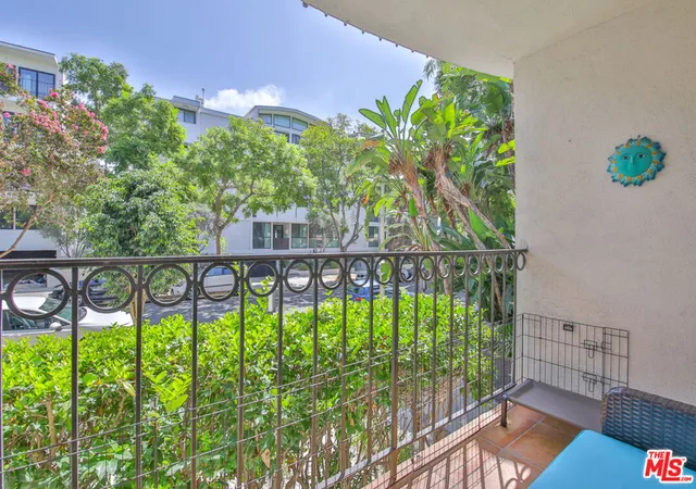 Photo 2 of Condo for sale at 625 N Flores St #102, West Hollywood, CA 90048 | MLS# 26989331 | Listing updated on 2026-10-07