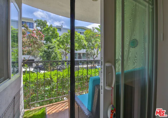 Photo 3 of Condo for sale at 625 N Flores St #102, West Hollywood, CA 90048 | MLS# 26989331 | Listing updated on 2026-10-07