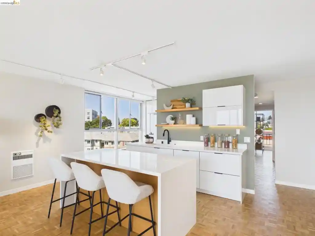 Condo for sale at 320 Lee St #702, Oakland, CA 94610 | MLS# 41148485