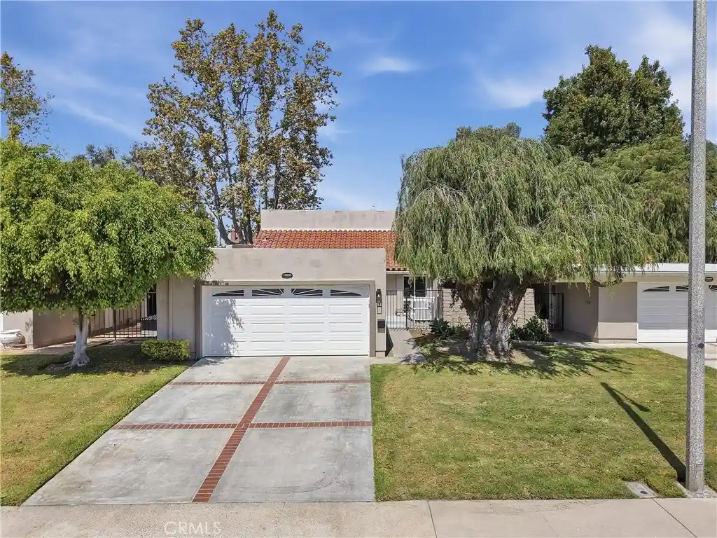 Photo 1 of Single family home for sale at 10803 Los Jardines E, Fountain Valley, CA 92708 | MLS# OC26203211 | Listing updated on 2026-10-23