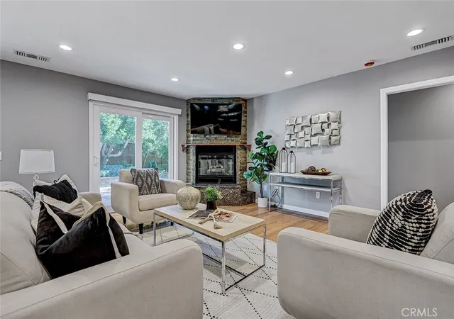 Photo 3 of Sale Pending at 244 Via Buena Ventura, Redondo Beach, CA 90277 | MLS# PV26203331 | Listing updated on 2026-10-07