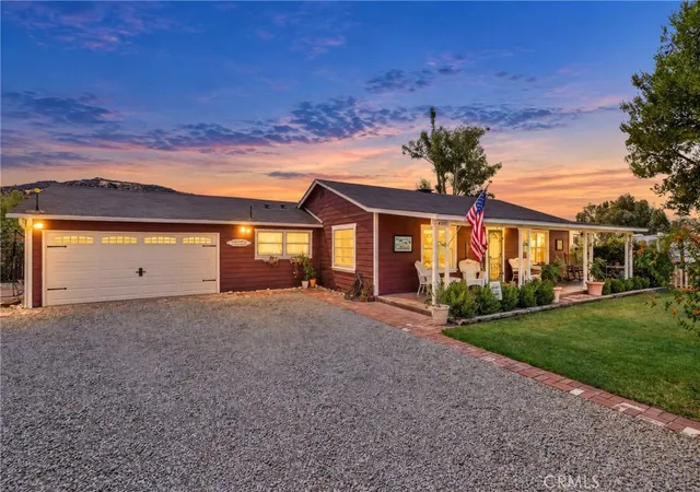 Photo 2 of Single family home for sale at 41097 Crest, Hemet, CA 92544 | MLS# SW26200956 | Listing updated on 2026-10-09