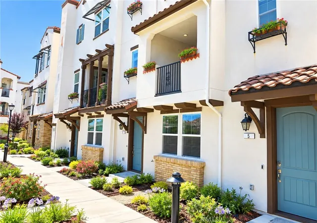 Townhouse for sale at 2728 Ginoso Ct #4, San Jose, CA 95111 | MLS# CV26200712