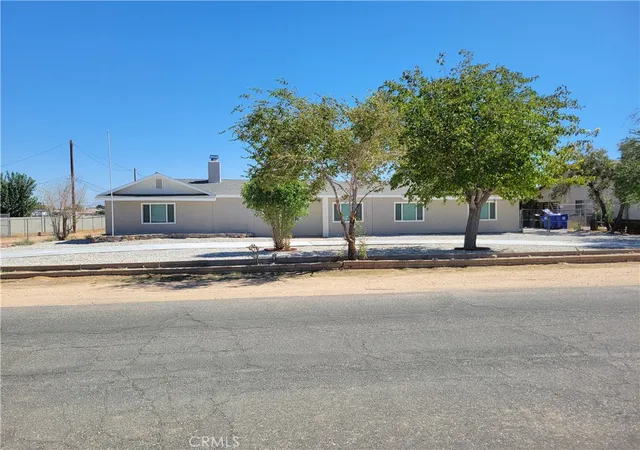 Photo 2 of Sale Pending at 14145 Lakota Rd, Apple Valley, CA 92307 | MLS# HD26203371 | Listing updated on 2026-10-01